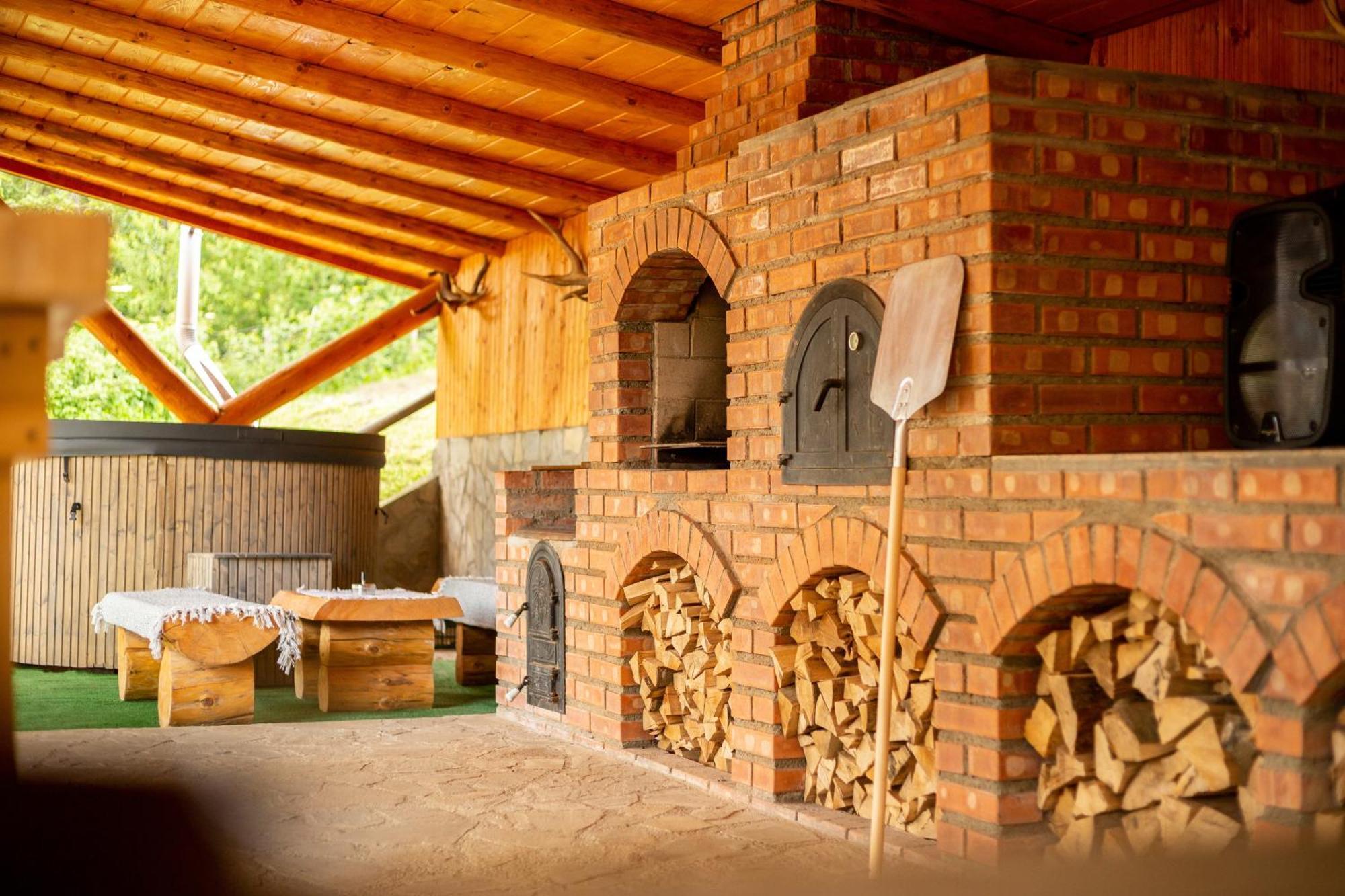 Casa Rumelia Paltineni Exterior foto